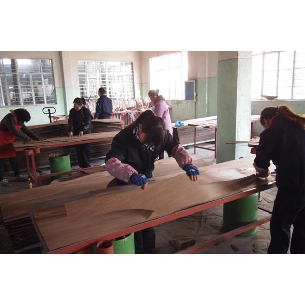 Проектированный деревянный цвет прямого зерна дуба облицовки облицовки EV естественный