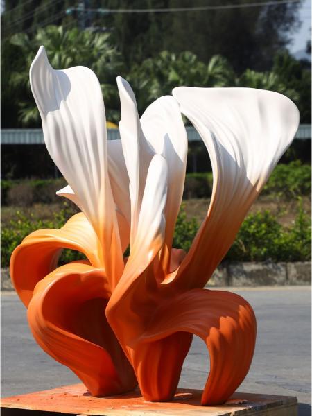 Base de mármore de escultura de flor de fibra de vidro