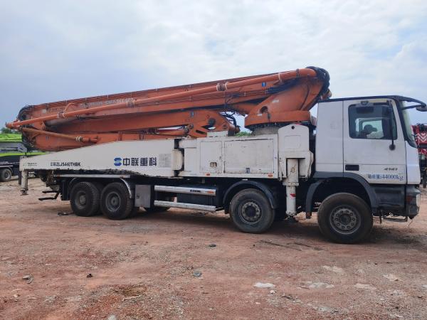 Alto Produtivo Usado Zoomlion Cementos Pump Trucks 56 metros com 13875 * 2500 * 4000mm Tamanho