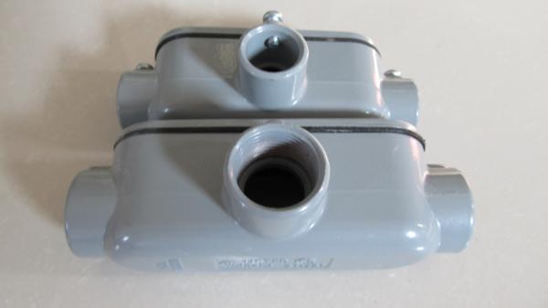 Threaded Aluminum Rigid Conduit Body With Die Cast Cover / Covers And Gaskets -1/2-4 Powder Coated