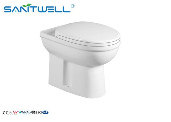 Toalete europeu do Washdown do banheiro, assoalho - toalete cerâmico de duas partes montado
