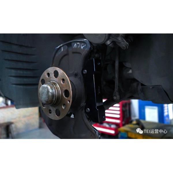 W204 Mercedes Big Brake Kit 17 Inch Car Rim Front 4 Piston Brake Kit Auto Brake System