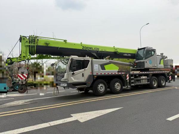 USED 2021 ZOOMLION 50 ton mobile crane Lifting Equipment