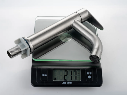 Установка на палубе Бассейн Кран ванной горячей холодной воды Кран цинковой сплав Кран смесители Кран