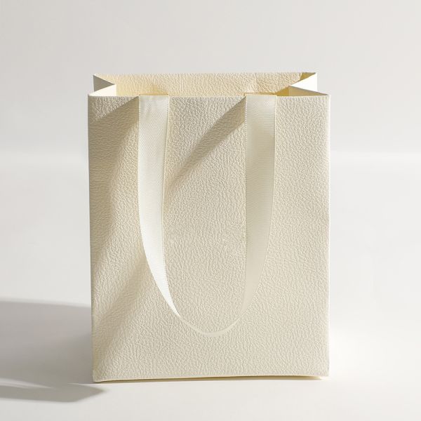 Exquisite Jewelry Packaging Bags Gift Bags High-Quality Paper Bags With Customizable Logos