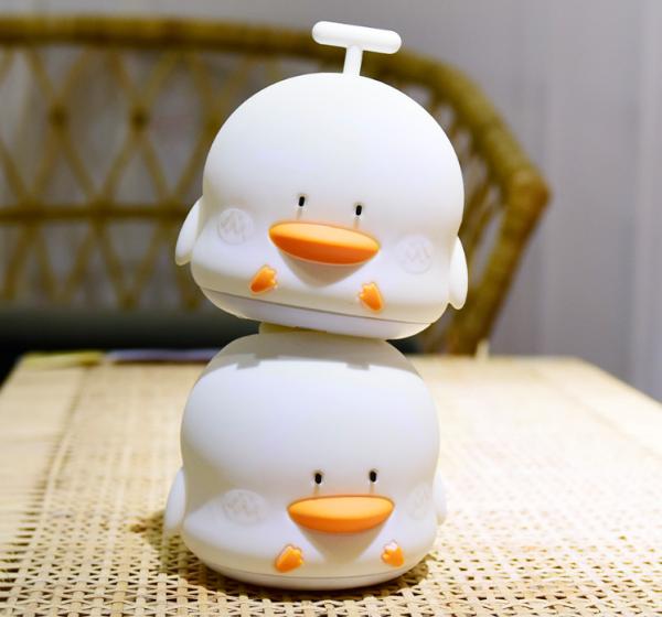Lâmpada Tabletop da luz da noite do silicone macio, 328g diodo emissor de luz Duck Night Light ROHS