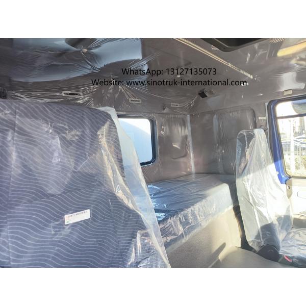 SINOTRUK HOWO 4x2 300HP Blue Chassis With 10m³ Water Tank Body