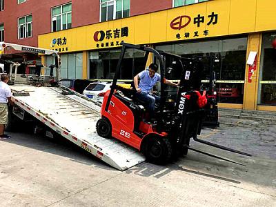CE Certificated Electric Forklift Truck For Small Warehouse 1600kg Capacity