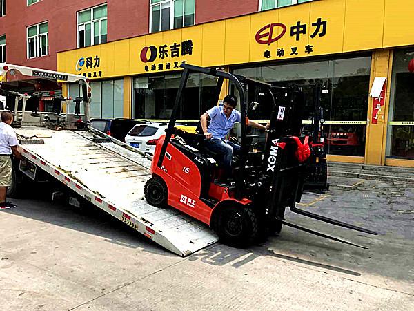 CE Certificated Electric Forklift Truck For Small Warehouse 1600kg Capacity