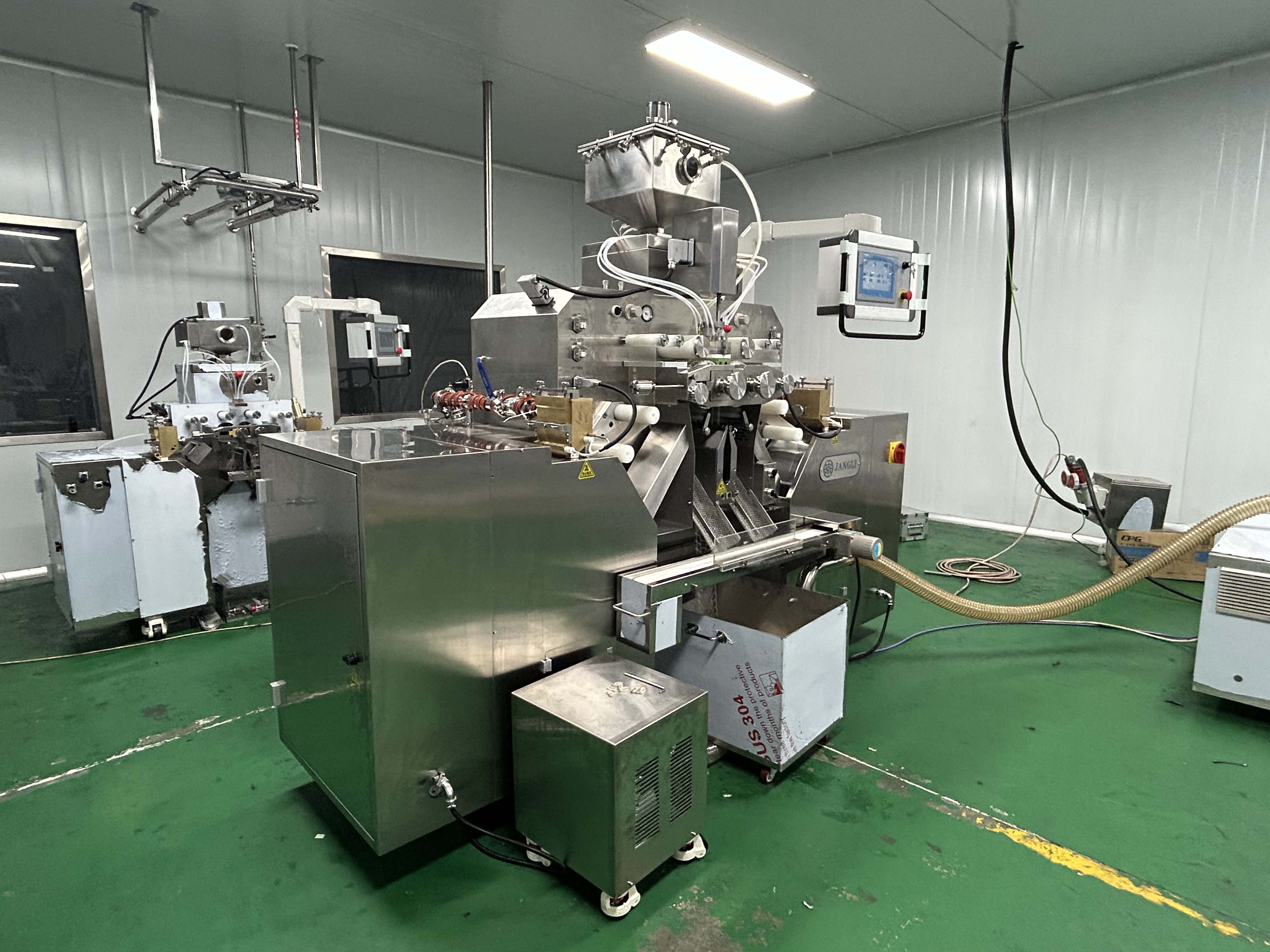 Softgel Encapsulation Machine Fully Automatic GMP Soft Capsule Making Machine for Pharma & Nutraceutical