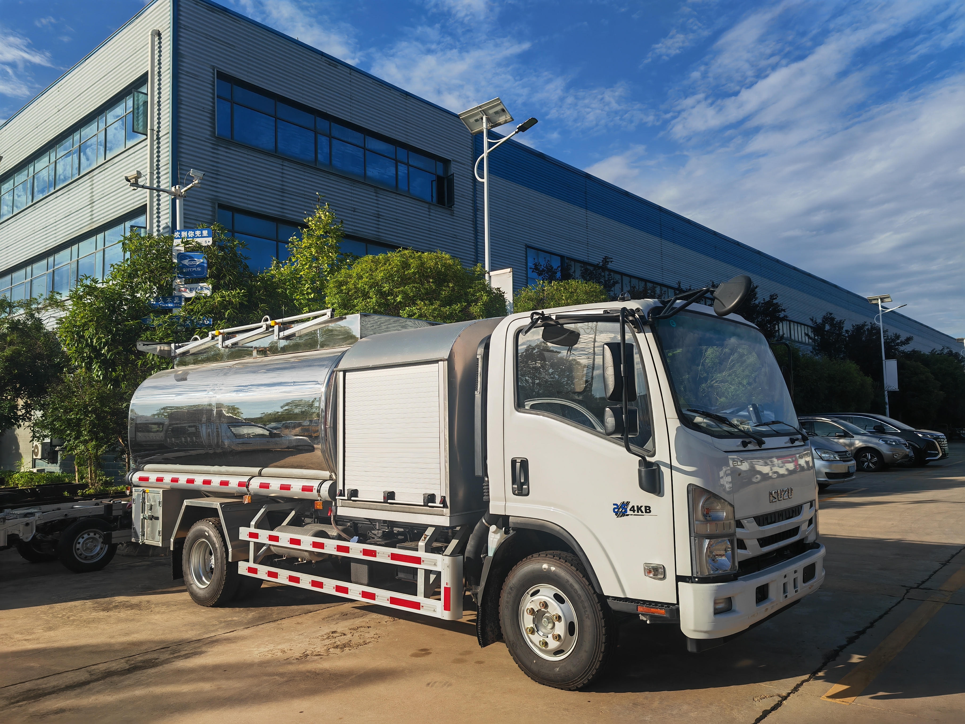 ISUZU Stainless Steel Aircraft Refueling Truck (Jet A-1 Aviation Tanker)