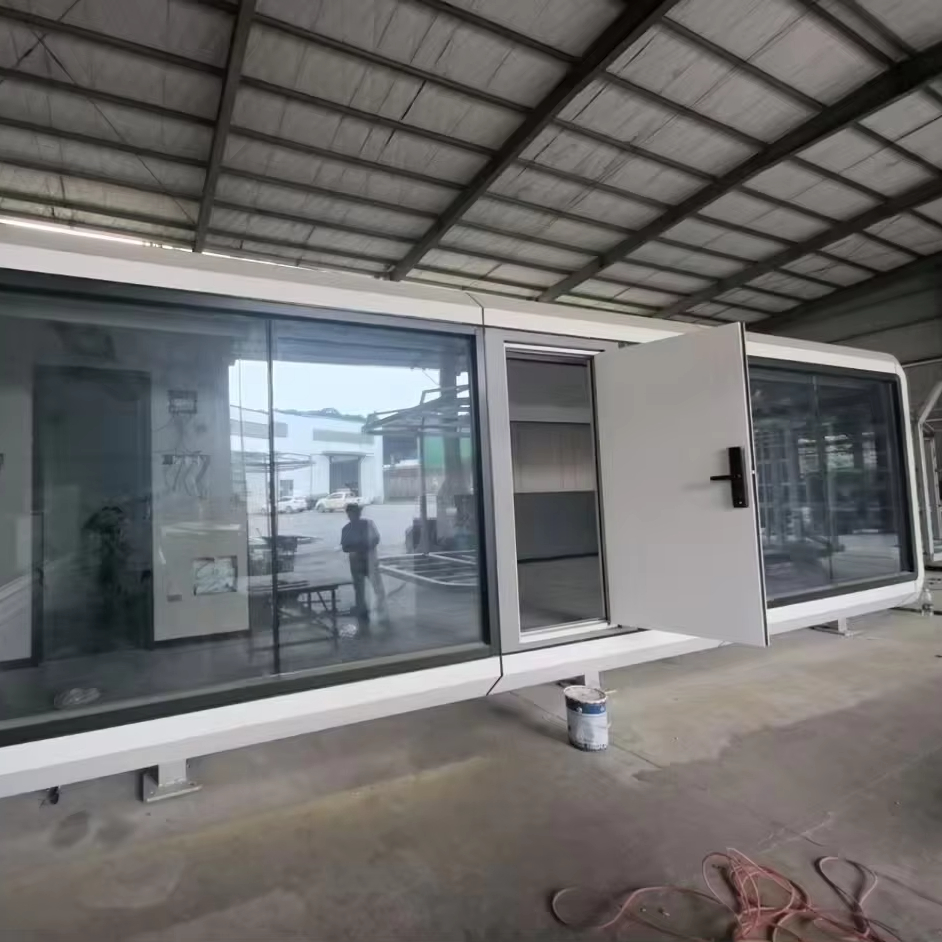 Modern Fashion Luxurious Portable Prefabricated Steel Structure Mobile Homes Factory Cheap Price Waterproof Space Capsule Design