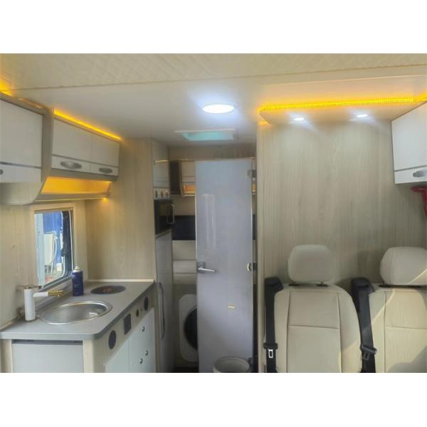 Mobile Touring Truck RV Caravan Van With 190 Hp Engine Max Payload 7042 Kg
