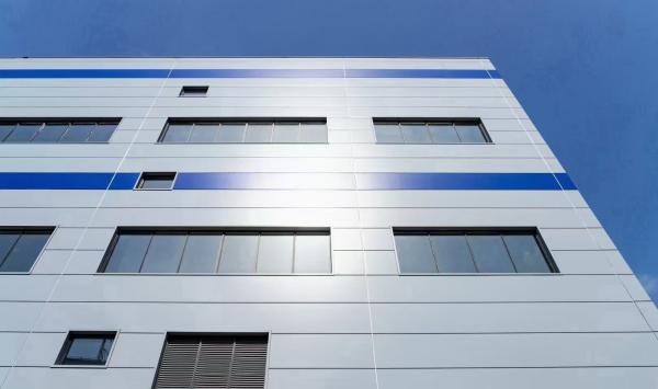 Constructional Large Span Prefab Modern Steel Logistic Warehouse Construction Painting / Galvanized