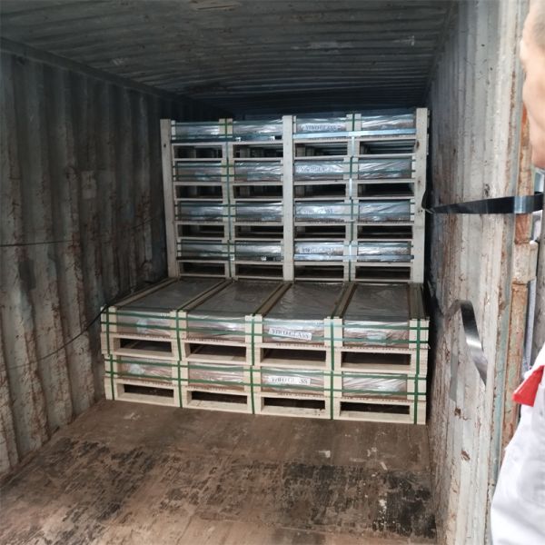 Easy Cut Extra Clear Tempered Glass Low Iron AR Coating Solar Glass Solid