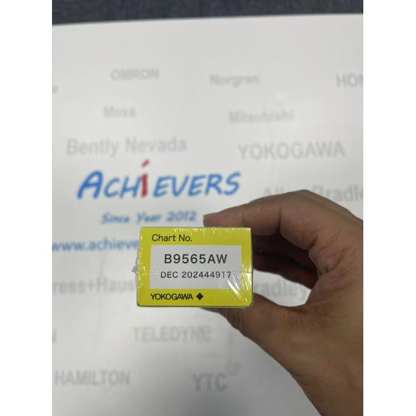 Yokogawa B9565AW GRAPHIC CONTROLS Fanfold Paper Strip Chart with Cast Aluminum Alloy Amplifier Housing