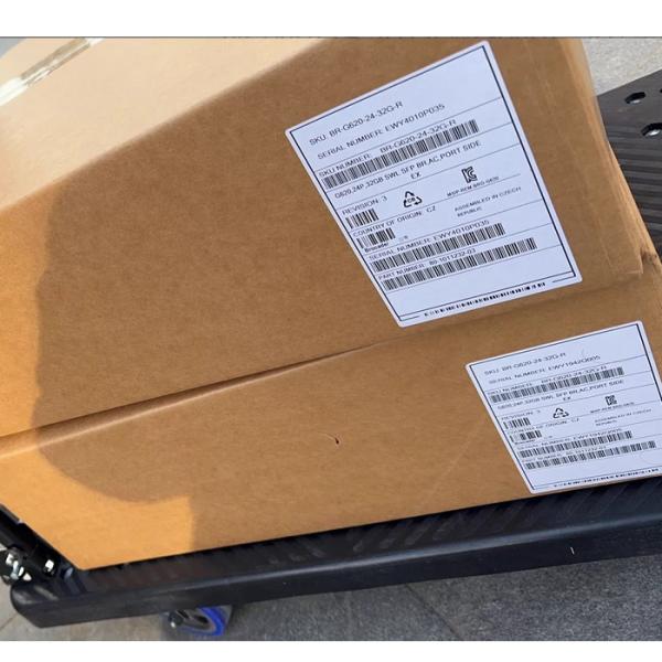 BR-G620-24-32G-R Brocade G620 Switch with 24 x 32Gb Fibre Channel SFP+ ports FOS9.1  FOS9.2