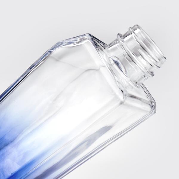 330ml/500ml/700ml/750ml Capacity Square Transparent Glass Bottle for Carbonated Drinks