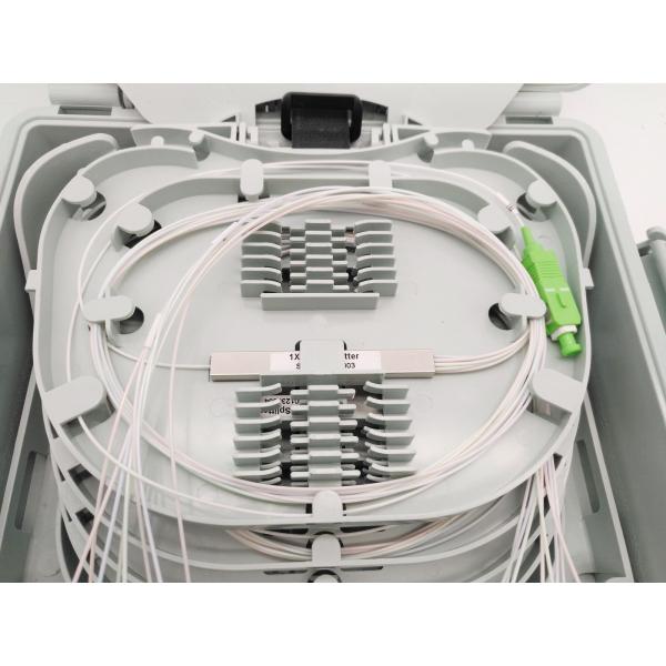 На открытом воздухе порты 96 терминальной коробки 16 оптического волокна вырезают сердцевина из коробки Сплиттер ККО-ФДП-16М 1С16 ЛГС