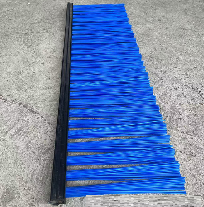 Snow Strip Brush Length 700mm Snow Strip Brush Length 1046mm