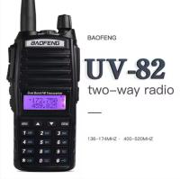 Radio analogique à deux voies Baofeng UV-82 double bande d'affaires émetteur-récepteur radio à deux voies 16 canaux avec écouteur sans fil