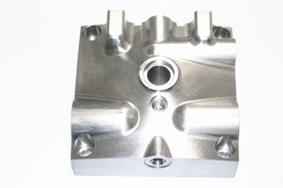 Fábrica dos componentes do robô que faz as peças de metal do CNC que fazem à máquina serviços