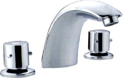 Polished Chrome Deck Mount Tub Faucet