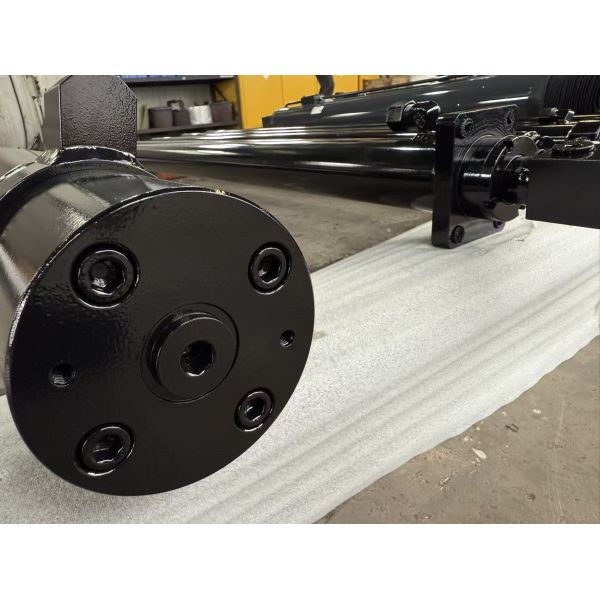 Hard Chrome Plated 2550mm Stroke Telescopic Hydraulic Cylinder With Rod End Oil Passage