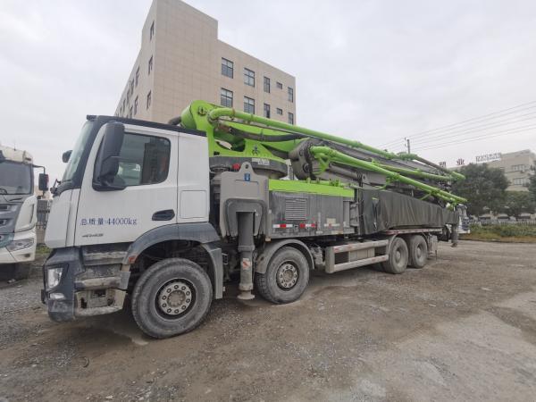 Pompes mobiles de type cylindre Zoomlion 63m 52m Pompes à béton usagées