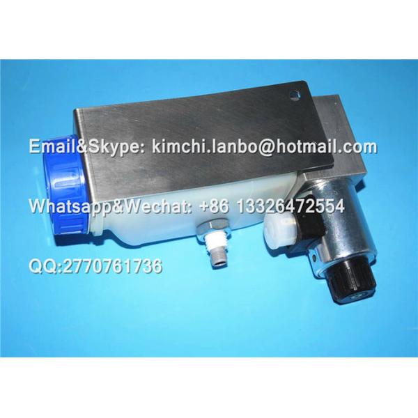 Roland700 oil metering pump 2 holes roland machine parts printing machine parts