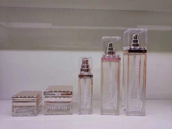 Les pots crèmes cosmétiques en verre /Lotion met l'OEM en bouteille écologique d'emballage de soins de la peau et de maquillage