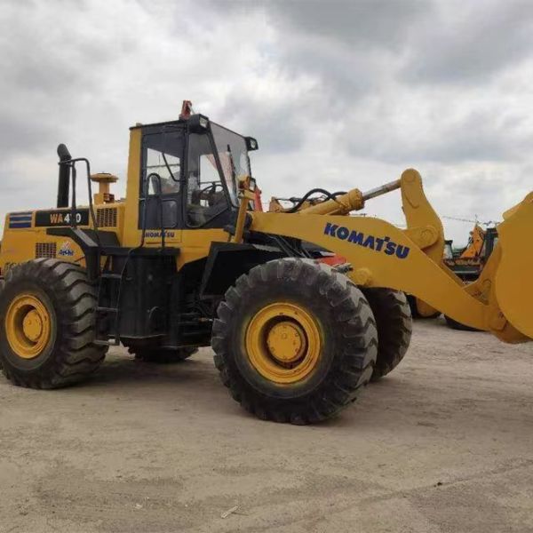 Japanese original Komatsu WA470-3 wheel loader is hot-selling. Komatsu loader