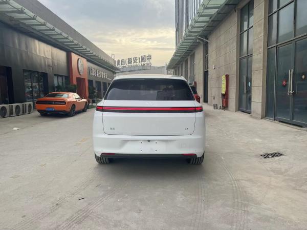 Bishkek 2023 Nouveau véhicule électrique hybride Li Xiang L8 L9 Li L7 Nouveau véhicule électrique électrique à énergie élargie