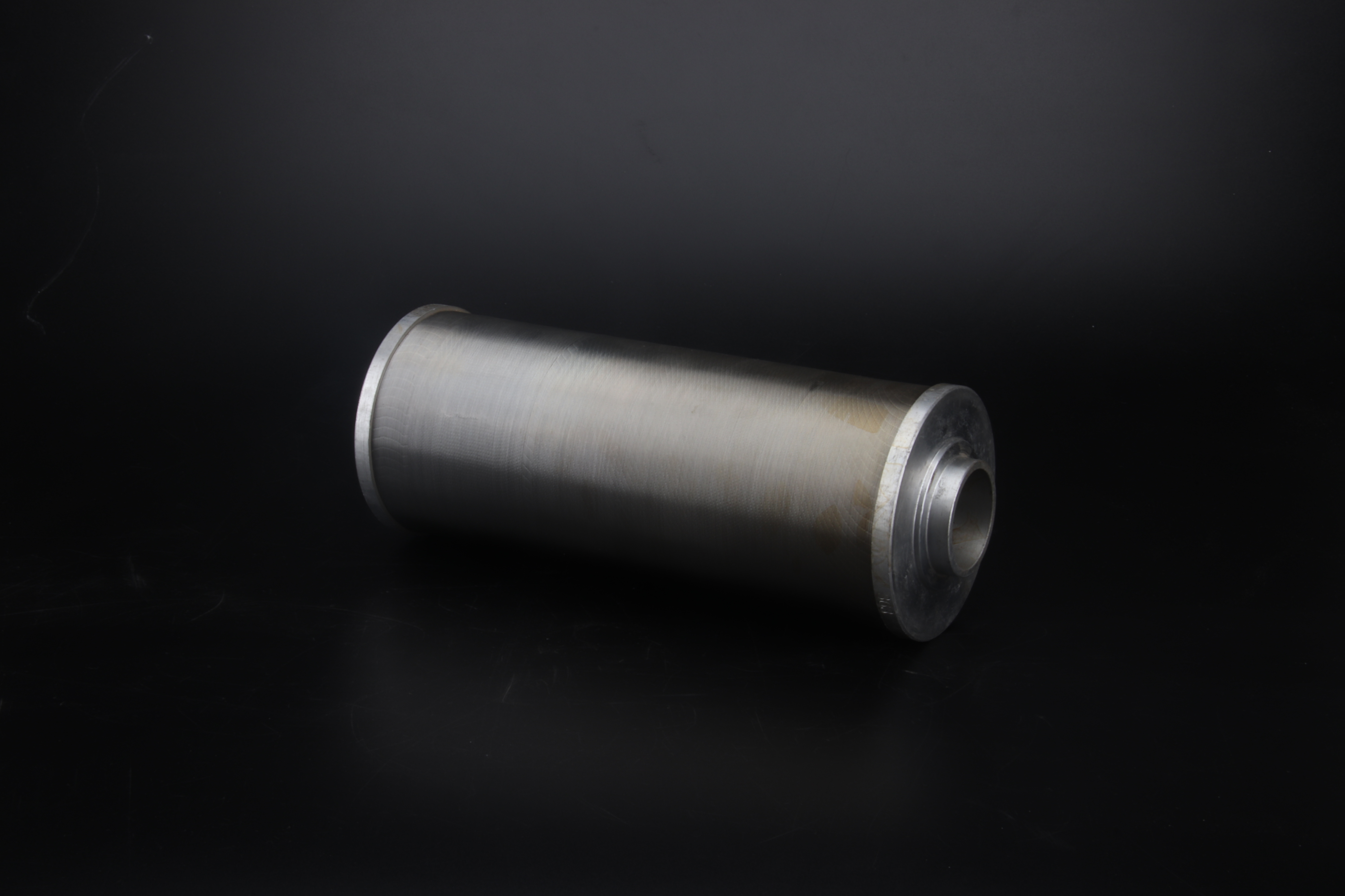 Uniform Liquid Distribution Sintered Filter Element Compact Structure Design