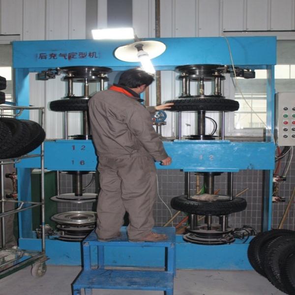 Смещение бутил каучука 17 прочность автошины 275-14 трубки мотоцикла дюйма внутренняя 8-10Mpa