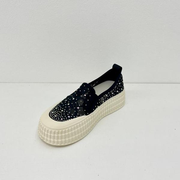 Women Black Breathable Espadrilles Sneakers With Pearls On And Low Top