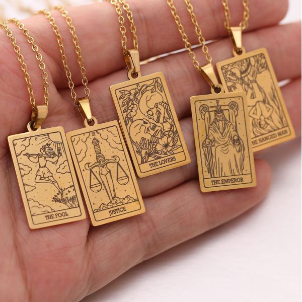 Collier pendentif Tarot doré vintage carré en acier inoxydable avec le Soleil