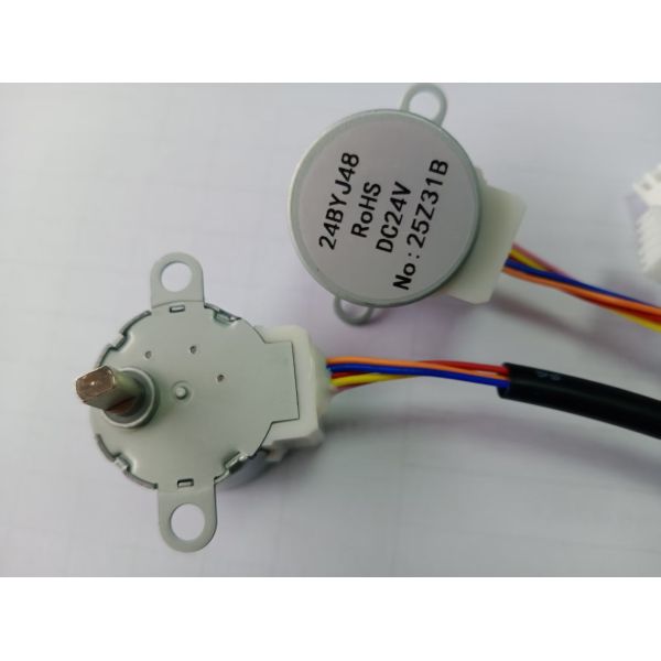NEMA 17 Stepper Motor with 5.625° Step Angle, Low Noise 40 dB, and High Temperature Resistance up to 140°C