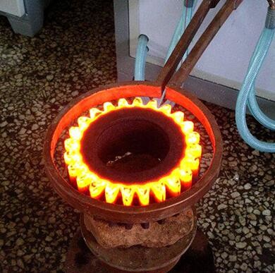 Гасить отжига машины термической обработки индукции колеса шестерни цепного колеса