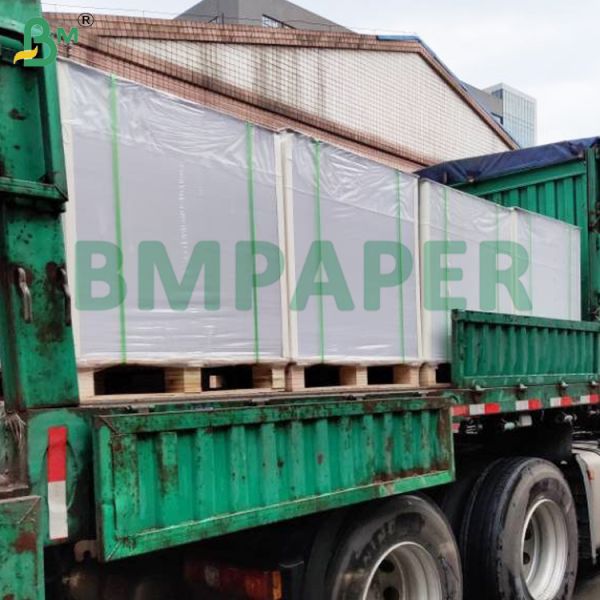 White Lined White Chipboard With Double Sided Coated Surfaces 900gsm