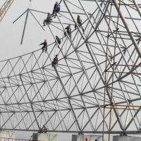 Instalación del edificio del diseño del marco de la estructura de acero de la bola del perno
