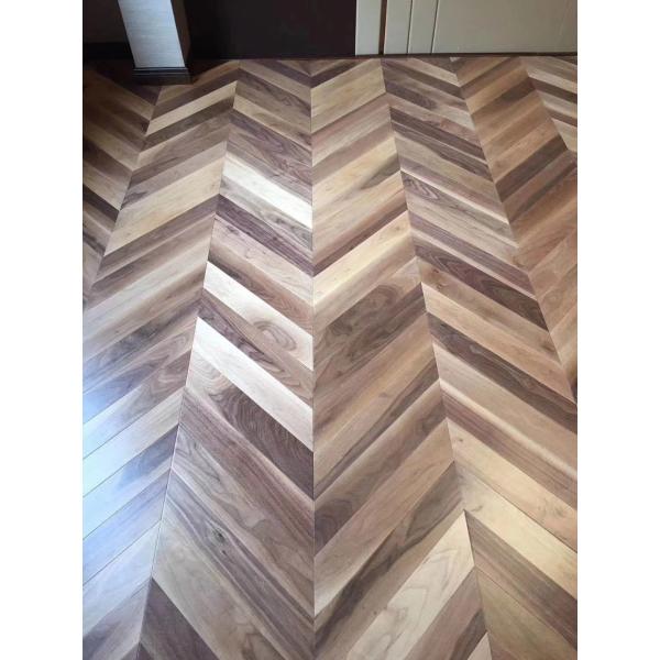 C Grade And Natural Lacquered Chevron Pattern Parquet Eco Friendly
