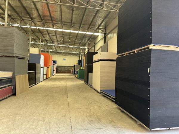 Panneaux acoustiques en feutre de bureau pour murs et plafonds 2420x1220mm personnalisés