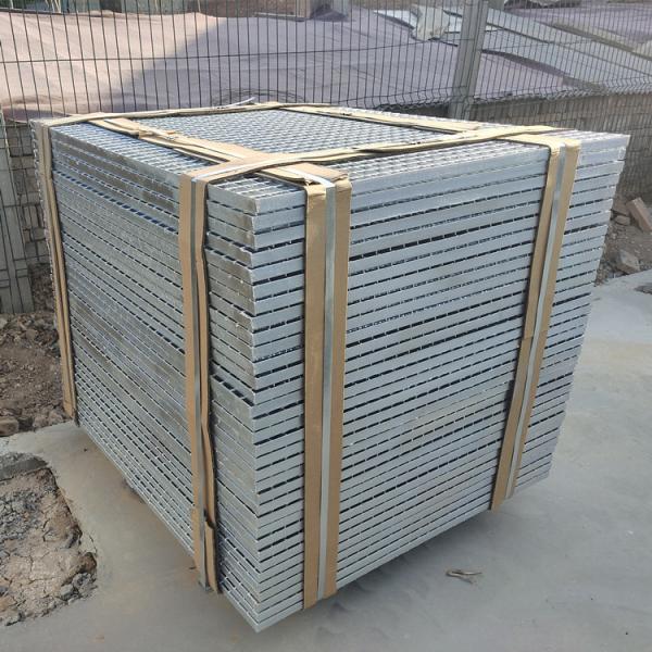 Hot Dip Galvanized Steel Grating Serrated Heavy Duty Industry Platform Catwalk  Construction