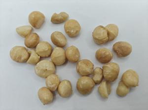 自然 の 材料 で 作ら れ た 美味しい 焼いた マカダミア ナッツ