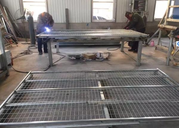 Hot Dipped Road Safety Retractable Galvanized Canada Temporary Fence Designs Panel