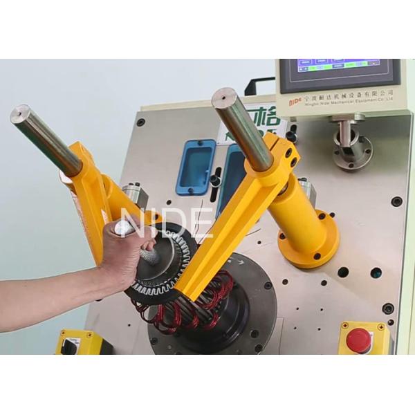 Одновременно заклиньте и сверните спиралью вводить машину для статора мотора индукции