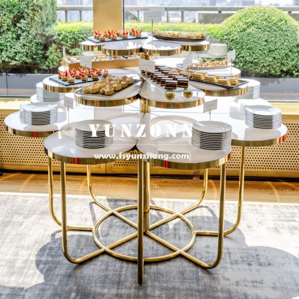Uniquely Designed Flower Shape Commercial Furniture Elegant Wedding Cake Table Stand