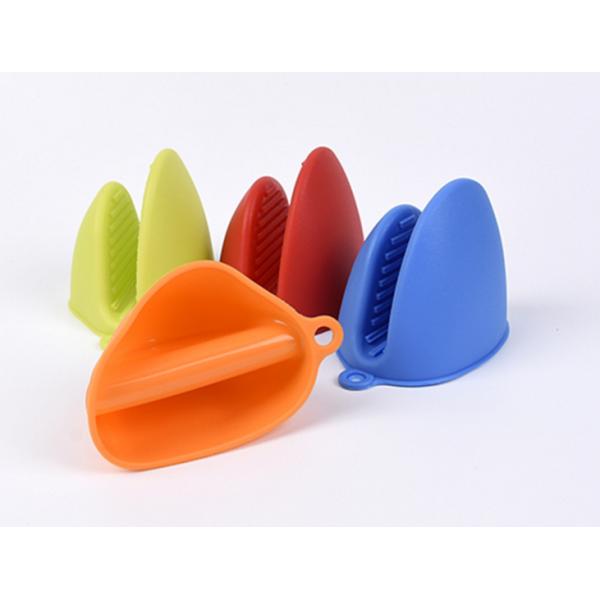 Housewife Used Silicone Heat Resistant Cooking Gloves