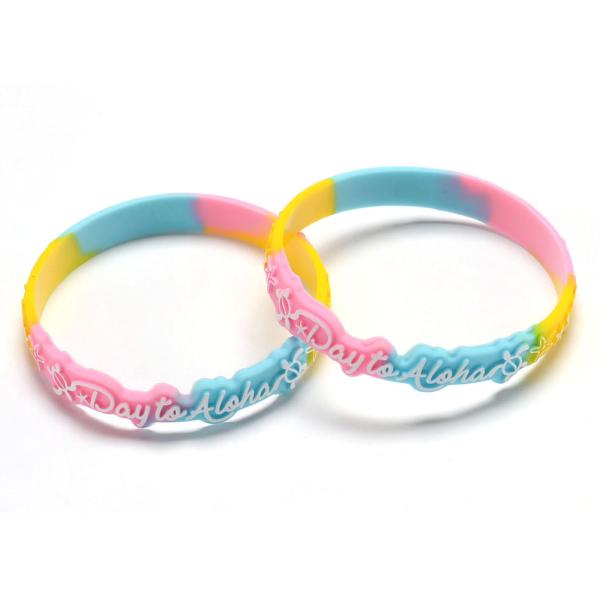 Fixed Color Personalized Pink Rubber Bracelets Fashionable Custom Logo